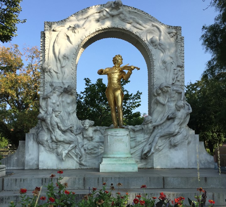 pomnik Johanna Straussa