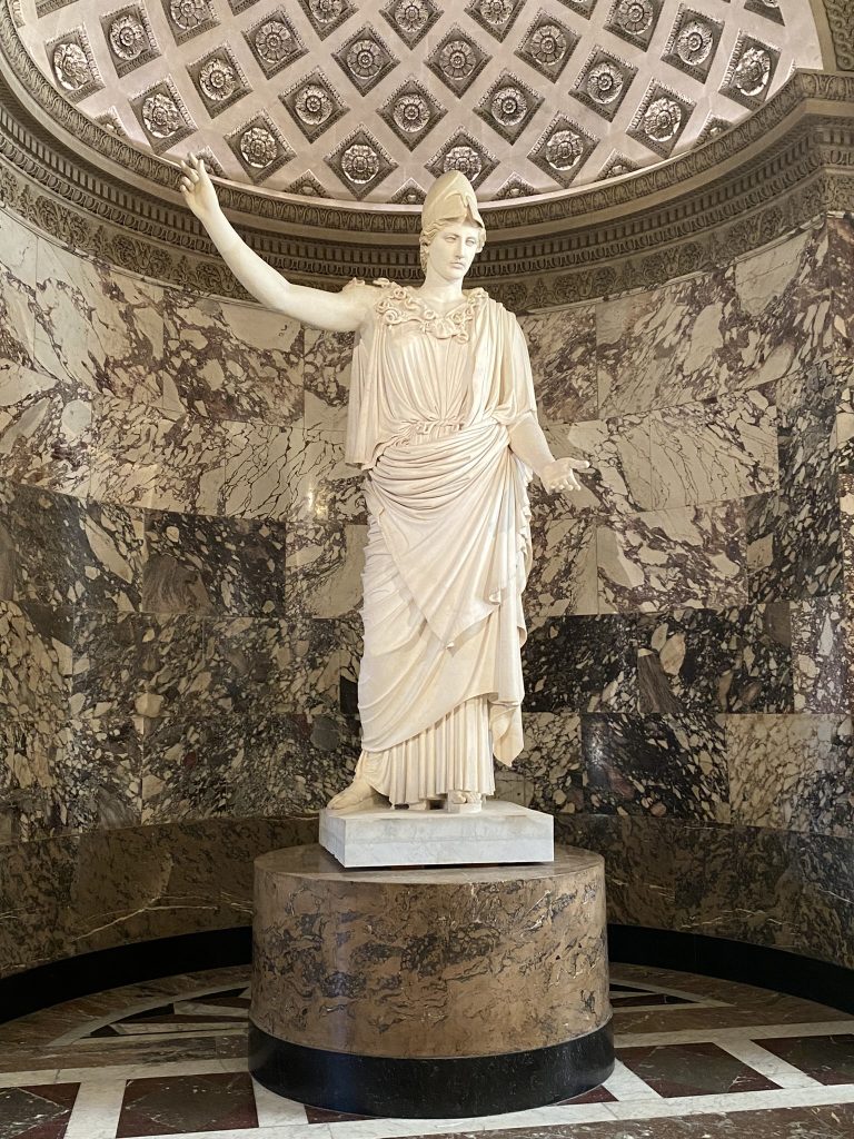 Luwr - posąg Ateny